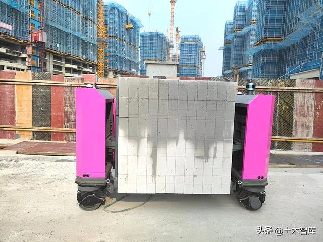 機(jī)器人搬磚